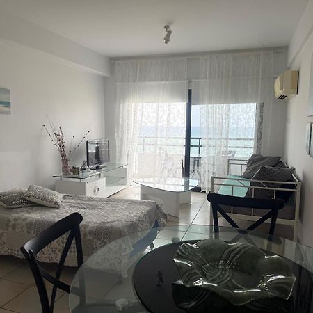 Krasas Beach Apartments ลาร์นาคา ภายนอก รูปภาพ