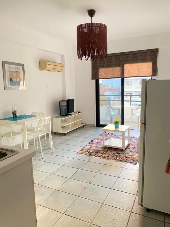 Krasas Beach Apartments ลาร์นาคา ภายนอก รูปภาพ
