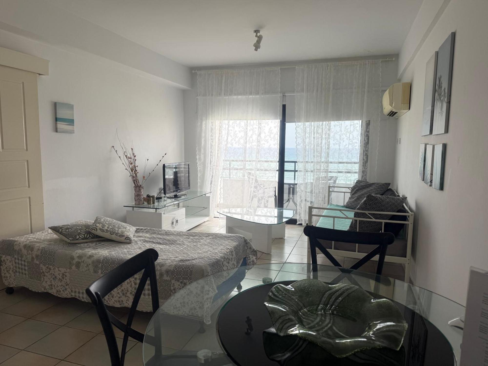 Krasas Beach Apartments ลาร์นาคา ภายนอก รูปภาพ