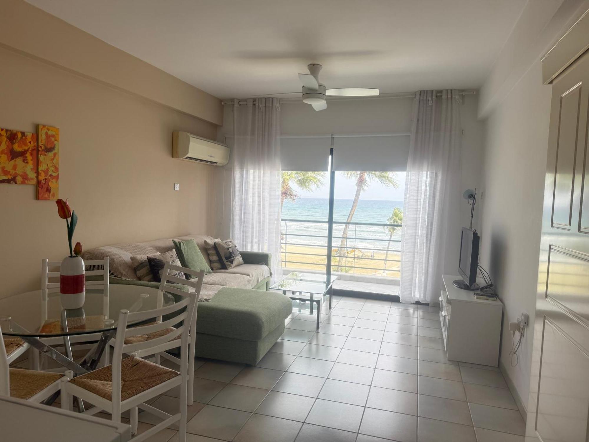 Krasas Beach Apartments ลาร์นาคา ภายนอก รูปภาพ