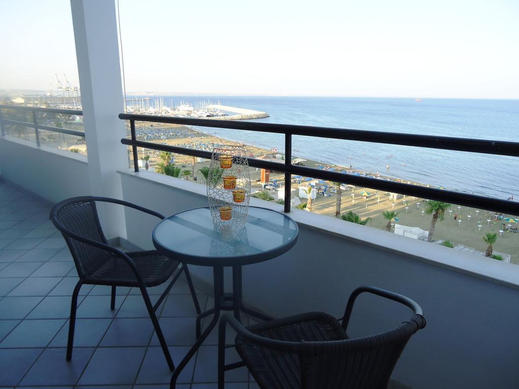 Krasas Beach Apartments ลาร์นาคา ภายนอก รูปภาพ