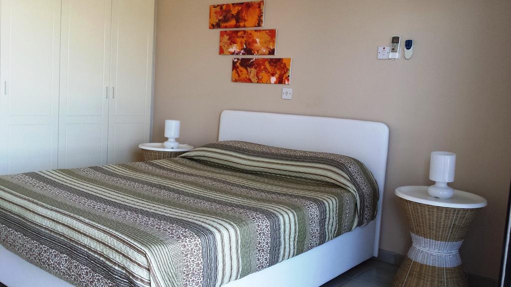 Krasas Beach Apartments ลาร์นาคา ภายนอก รูปภาพ