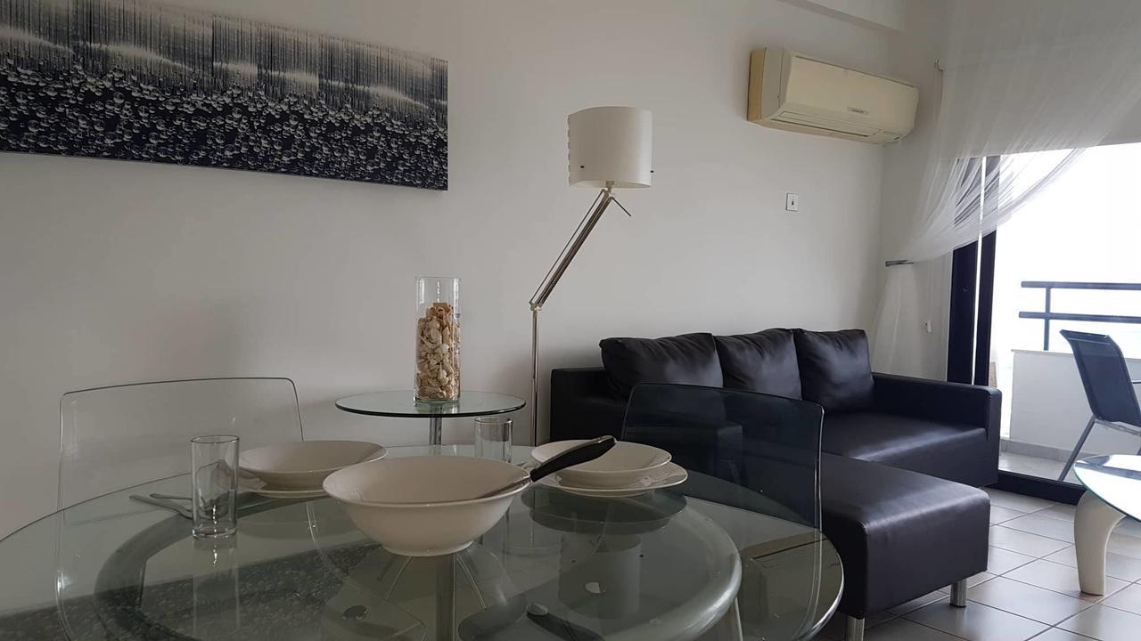 Krasas Beach Apartments ลาร์นาคา ภายนอก รูปภาพ